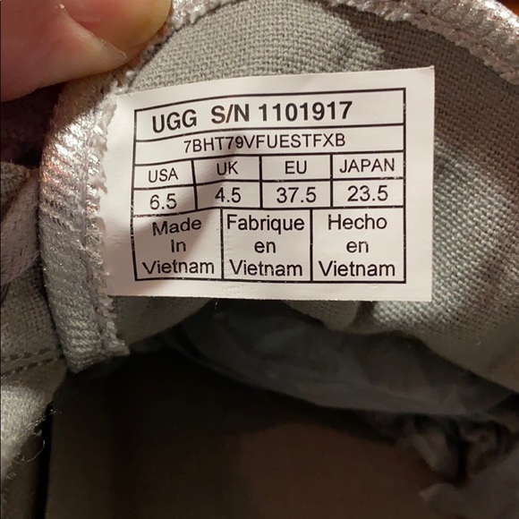 UGG Silver Canvas Women’s Sneakers - Picture 9 of 10